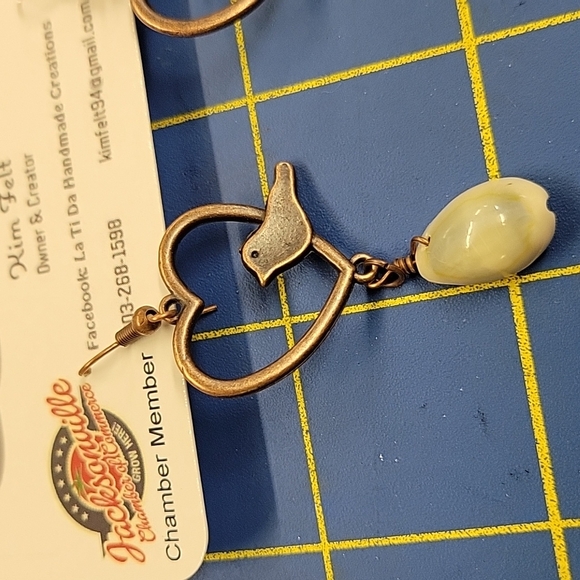 Bronze Tone  2" Dangle Turquoise Accent Earrings Seashell Bird - Picture 3 of 3